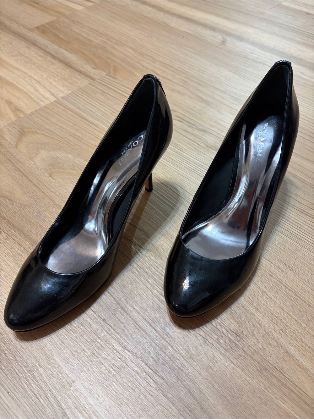 Coach Black Patent Leather Classic Pumps Heels Size 8.5B - Picture 2 of 7